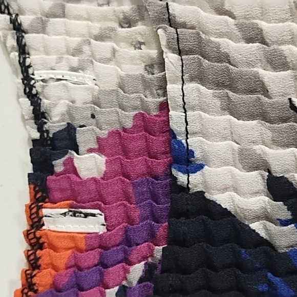 Y2K Colorful Abstract Bubble Waffle Stretchy Textured Shell Tank Top - Picture 7 of 9